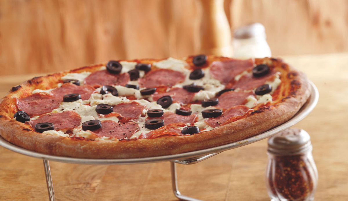 Olive, Salami & Ricotta Pizza Grande Cheese